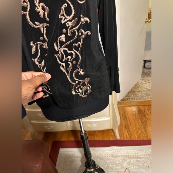 CHICO’S TRAVELERS WOMEN BEAUTIFUL 😍 EMBROIDERED OPEN FRONT CARDIGAN STRETCHY - Picture 2 of 16